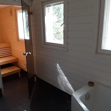 Rauhallinen Mummola Kotimajoitukset *